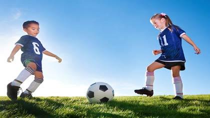 ورزش- توپ- فوتبال- بچه-کودک